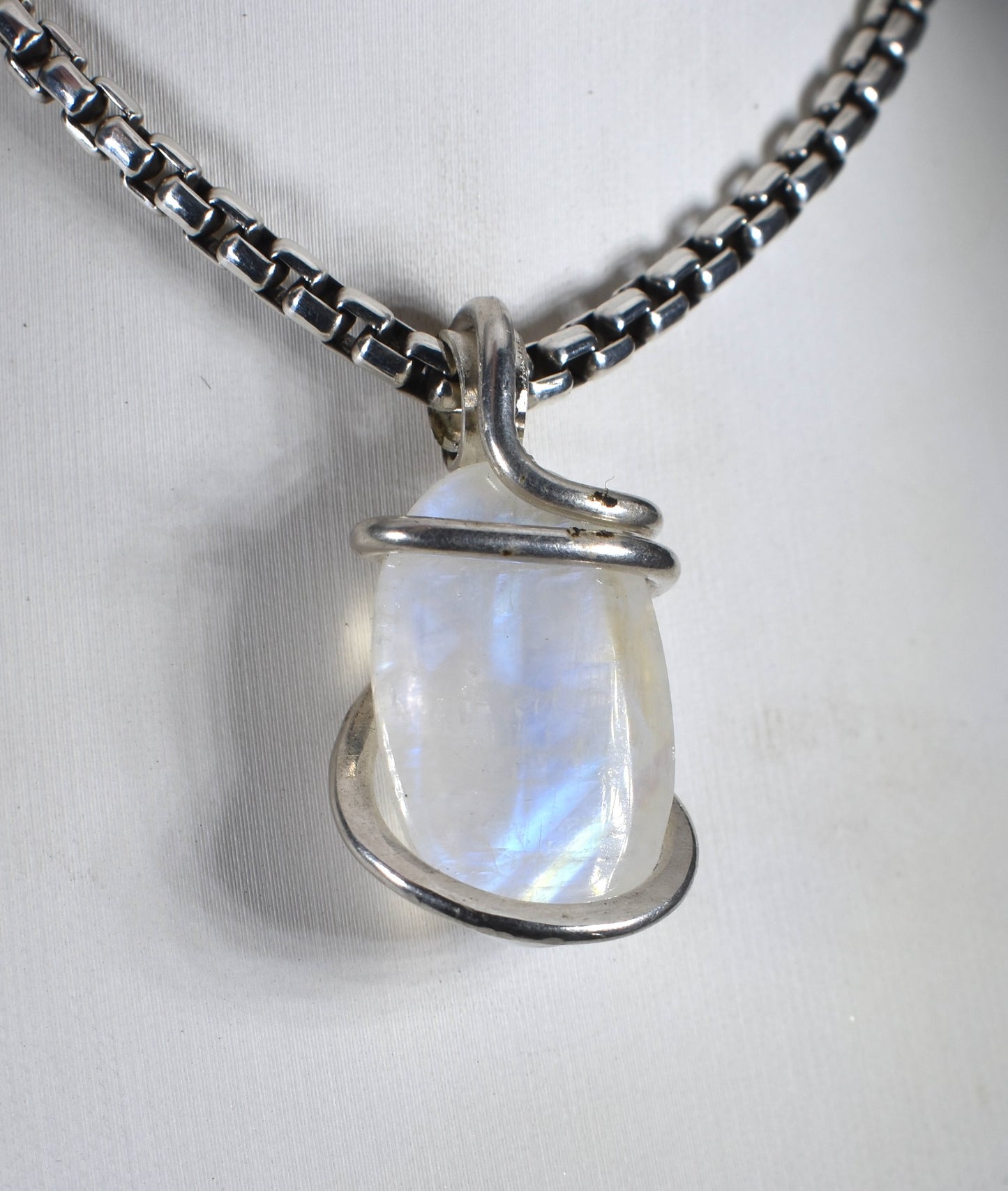 Rainbow Moonstone Pendant Necklace 925 Sterling Silver