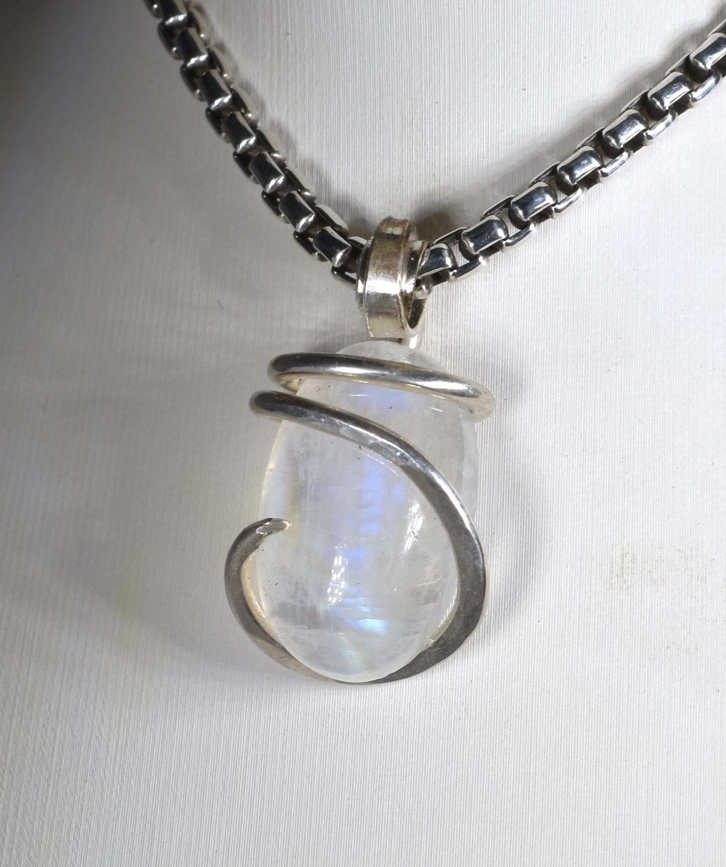 Rainbow Moonstone Pendant Necklace 925 Sterling Silver