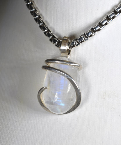 Rainbow Moonstone Pendant Necklace 925 Sterling Silver