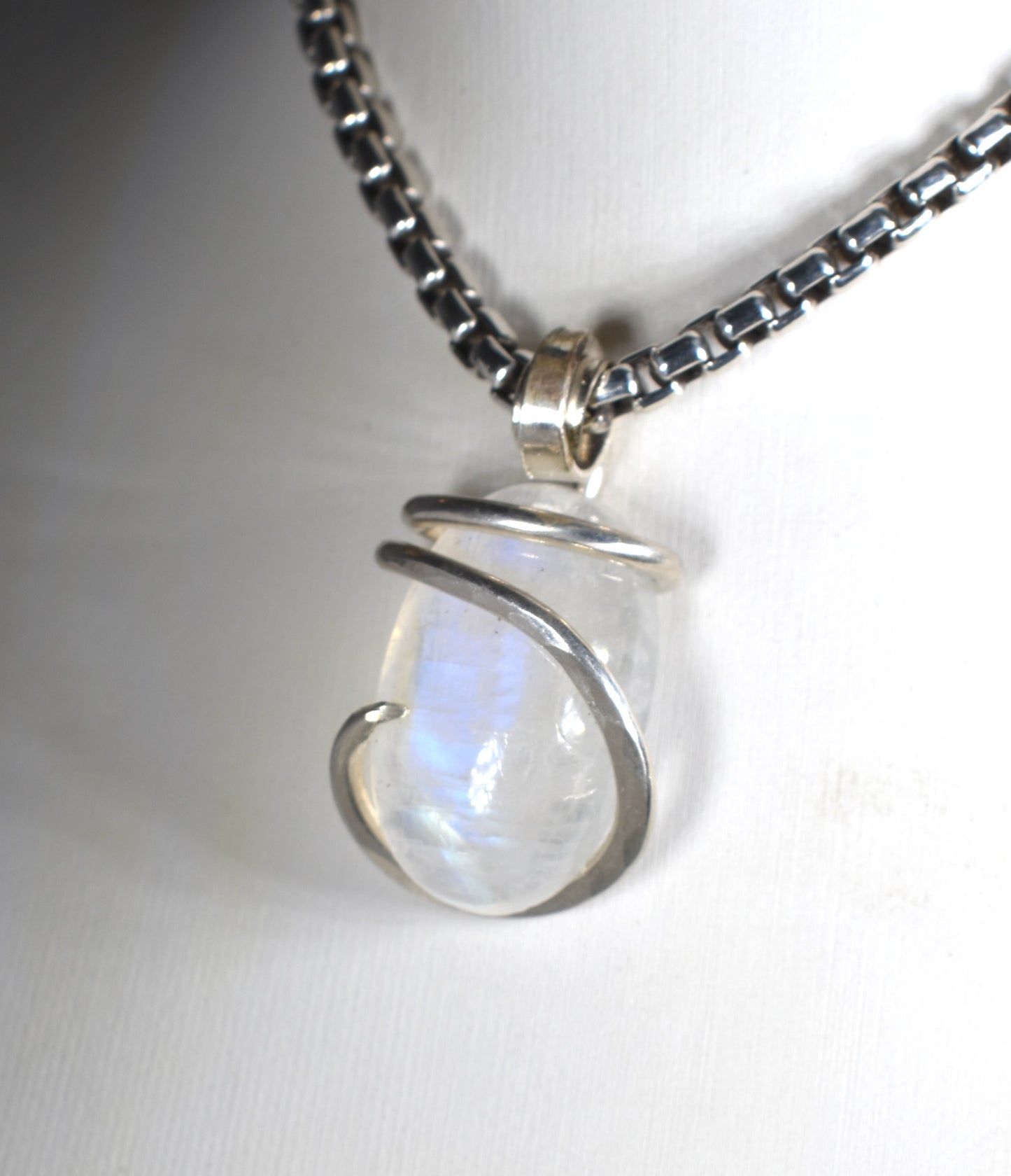 Rainbow Moonstone Pendant Necklace 925 Sterling Silver