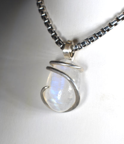 Rainbow Moonstone Pendant Necklace 925 Sterling Silver