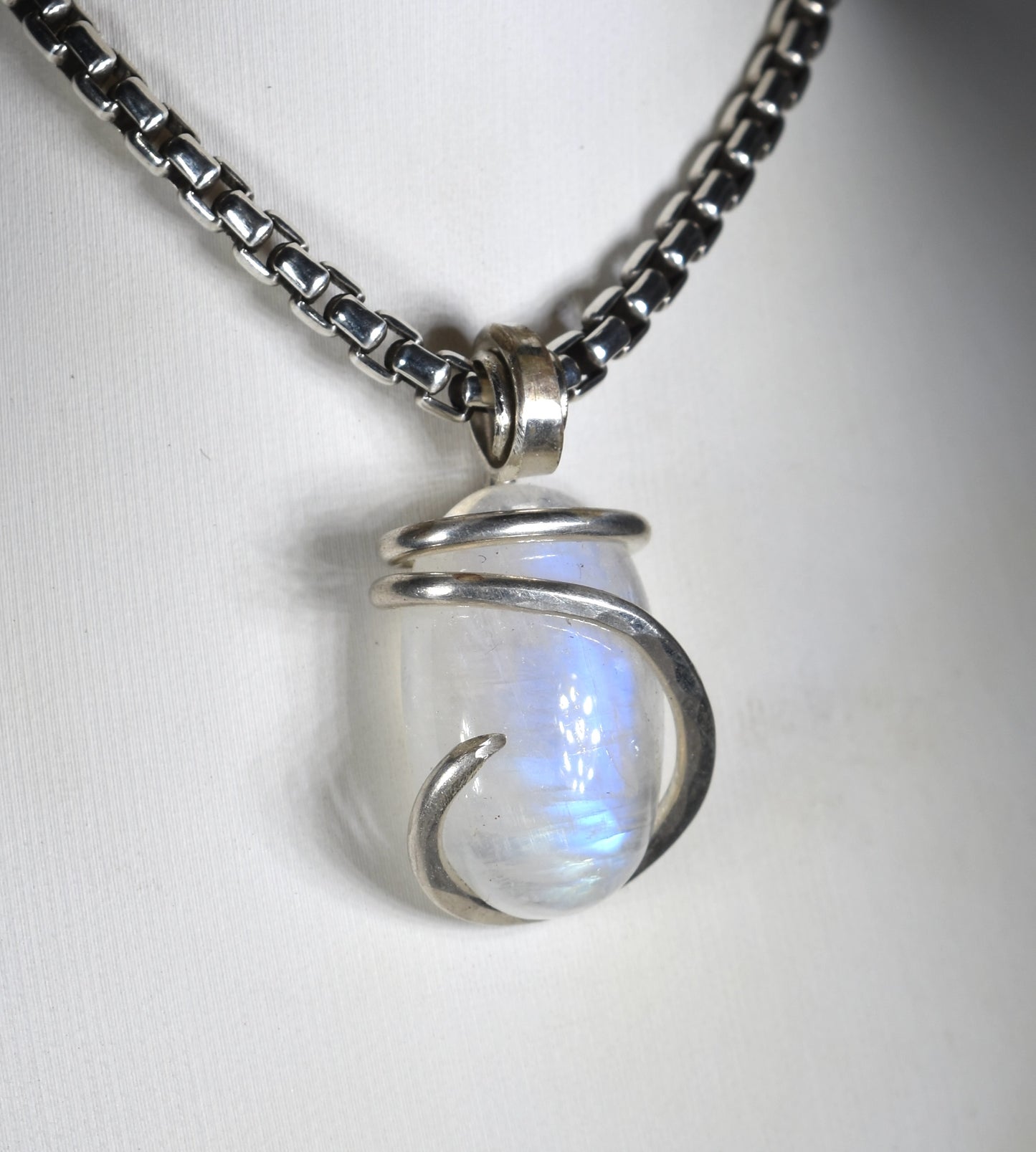 Rainbow Moonstone Pendant Necklace 925 Sterling Silver