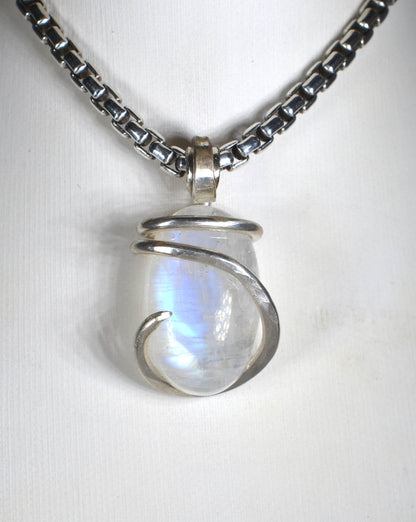 Rainbow Moonstone Pendant Necklace 925 Sterling Silver